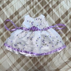 Youngland Baby white & lavender dress. 6-9 mo’s.